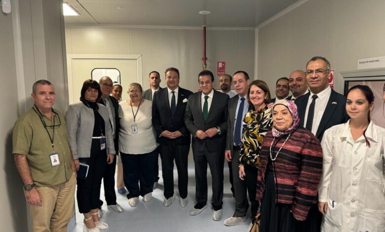 جولة وزير الصحة بشركة بايو كوبا فارما