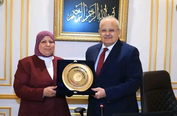 الدكتورة فاطمة عابد عميدة لكلية التمريض