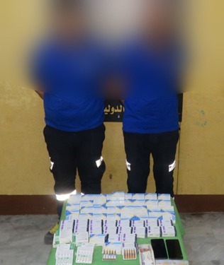 المتهمون والمضبوطات من الأدوية المخدرة