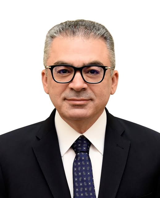 الدكتور علي الأنور