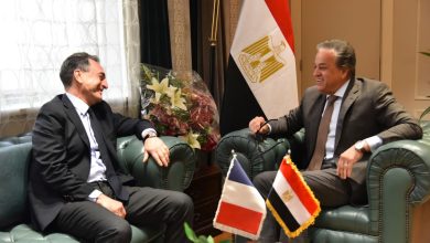 وزير الصحة والسفير الفرنسي لدى مصر