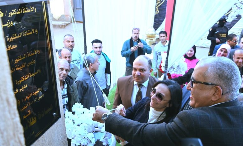 محافظ البحيرة تفتح عيادة التأمين الصحي