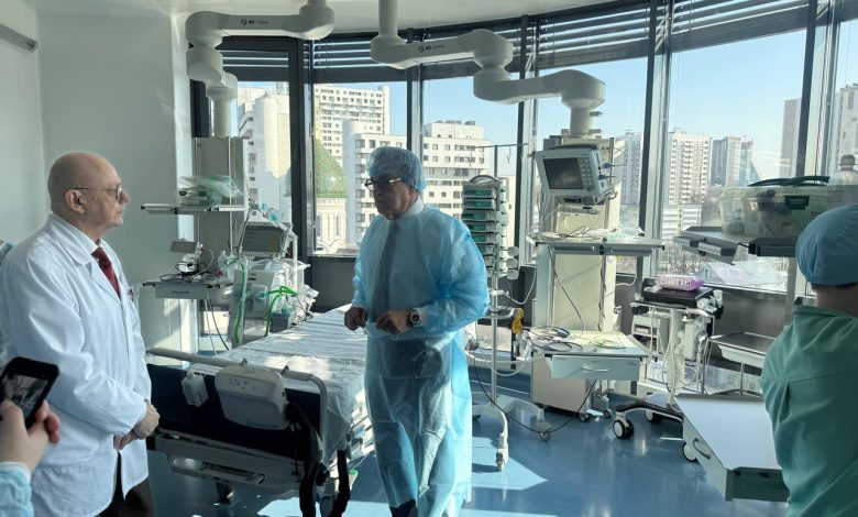 وزير الصحة في مركز «دميتري روجاتشيف»