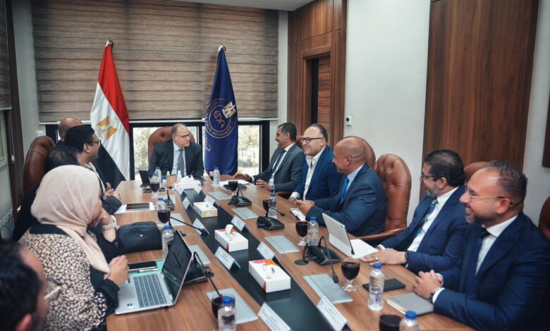 رئيس هيئة الدواء يبحث مع جلاكسو سميثكلاين