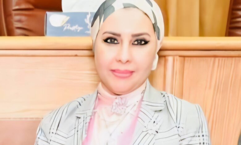 الدكتورة منى فرج