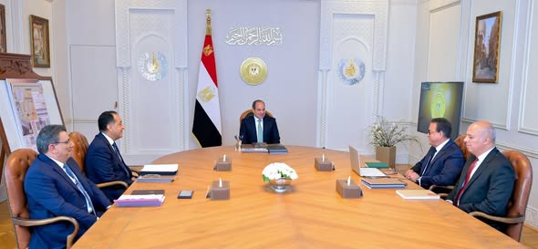 السيسي يوافق على مقترح لتحسين أجور العاملين بهيئة الإسعاف