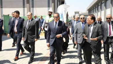 وزير الصحة يتفقد «مدينة اللقاحات والبيوتكنولوجي»