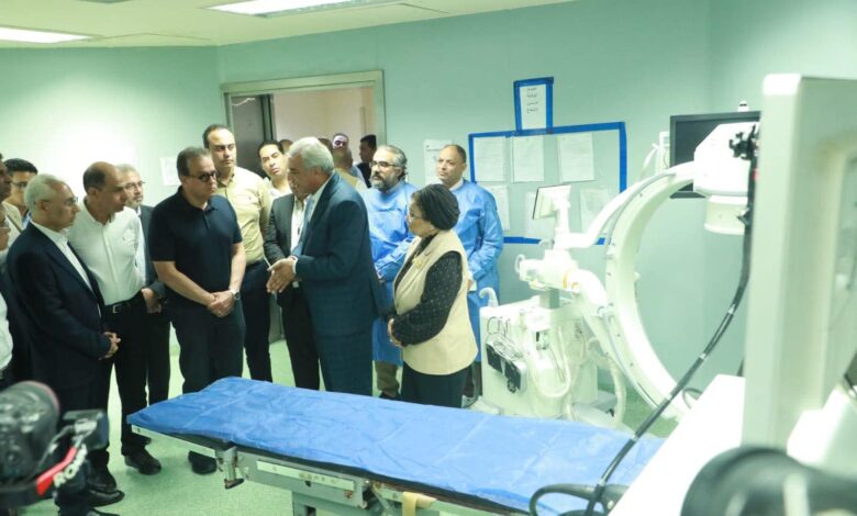 وزير الصحة يتفقد مستشفيي الكبد