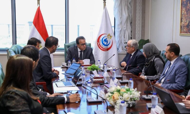 اجتماع وزير الصحة