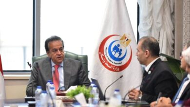 اجتماع وزير الصحة