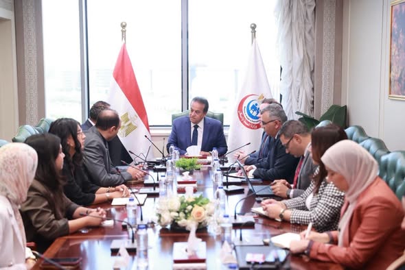 وزير الصحة مع شركة «راي»