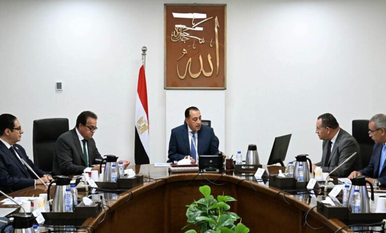 رئيس الوزراء يتابع مستجدات الموقف التنفيذي للمعهد القومي للأورام الجديد