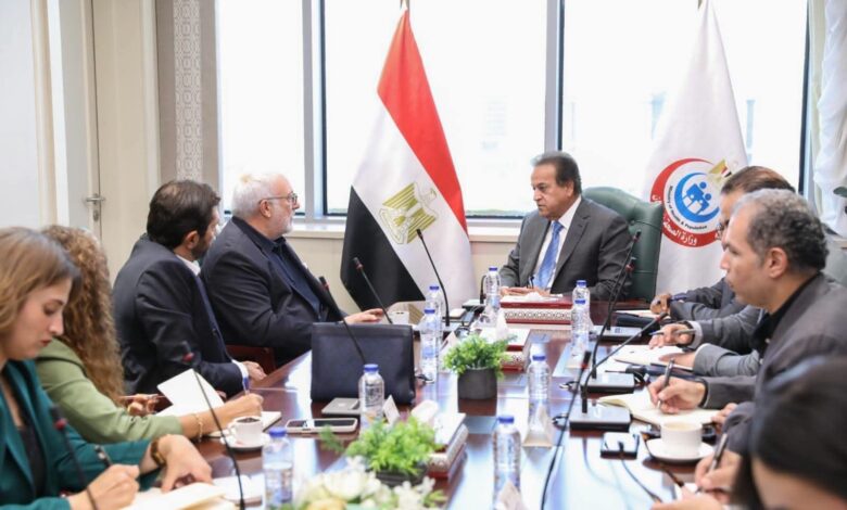 وزير الصحة مع شركة دياجاست