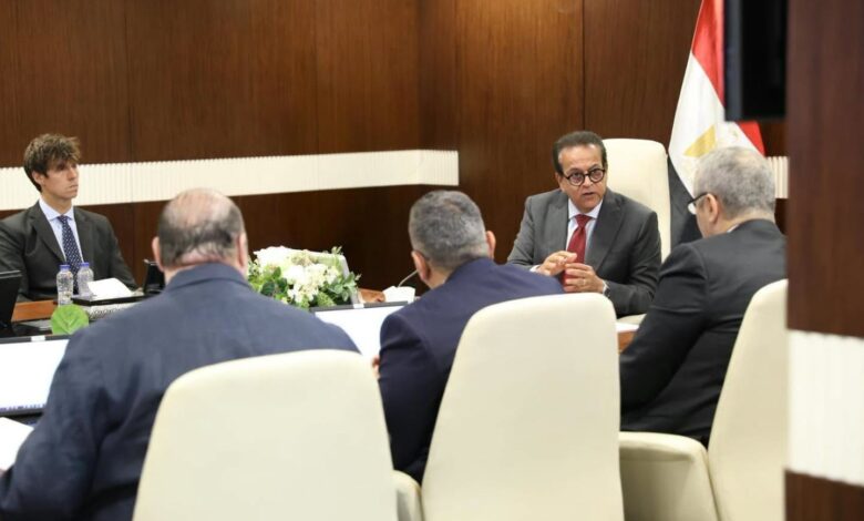 وزير الصحة يتابع تنفيذ المدينتين الطبيتين بالعاصمة والعلمين