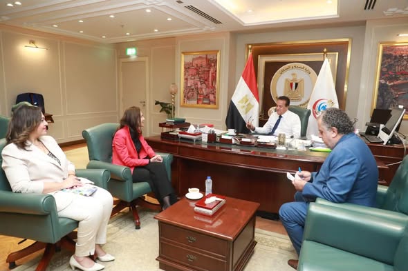 وزير الصحة وسفيرة مصر بتنزانيا