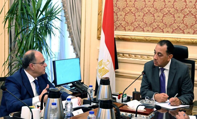رئيس الوزراء مع رئيس هيئة الدواء