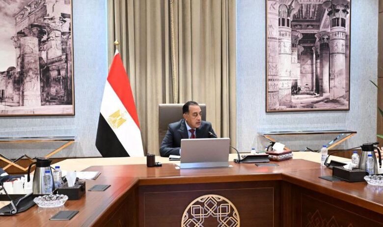 رئيس الوزراء يتابع موقف المستشفيات