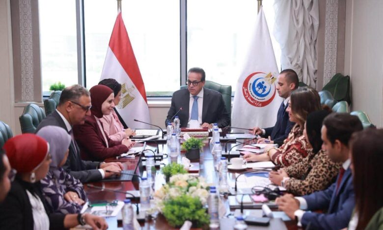 وزير الصحة مع نائب وزير الخارجية التنفيذي