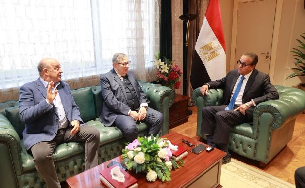 وزير الصحة يلتقي رئيس ونائب رئيس حزب المؤتمر