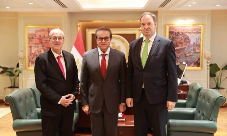 وزير الصحة مع المرشح عن بلجيكا لمنصب مدير الصحة العالمية