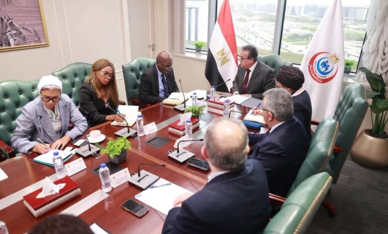 وزير الصحة مع بعثة بنك التنمية الأفريقي